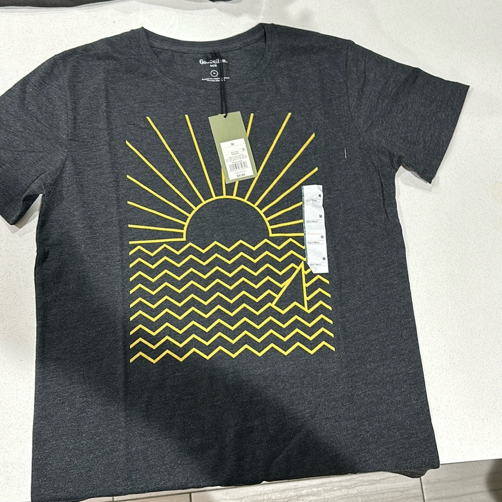 Goodfellow & Co Sunrise T shirt